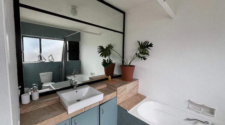 High Five Kite House