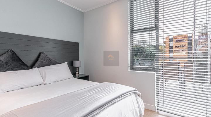 KMG Luxury Apartments @ The Apex on Smuts