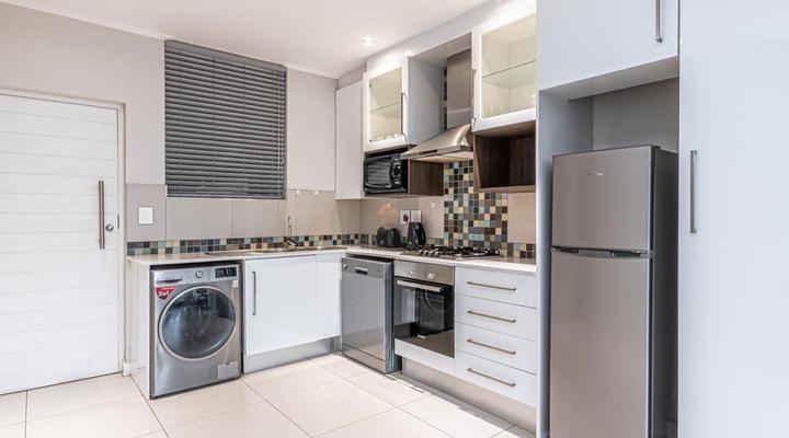 KMG Luxury Apartments @ The Apex on Smuts