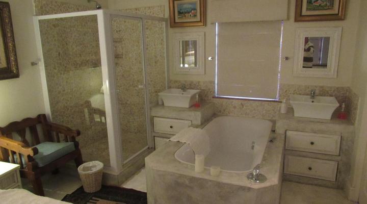 Marlyn and Dolfyn Self Catering