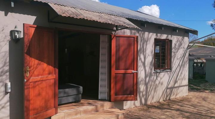 Oude Post Guesthouse and Cottage