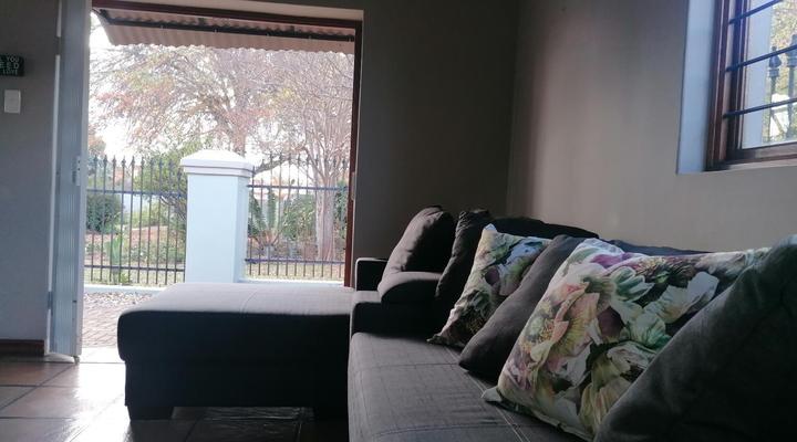 Oude Post Guesthouse and Cottage