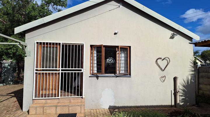 Oude Post Guesthouse and Cottage