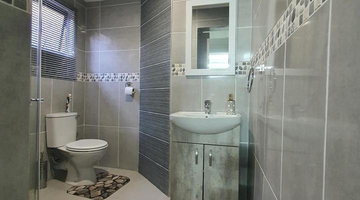 Che La Moir Guesthouse