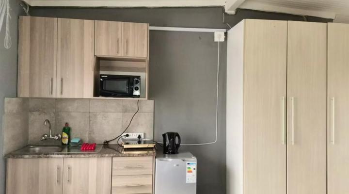 Mia Hills Guest House