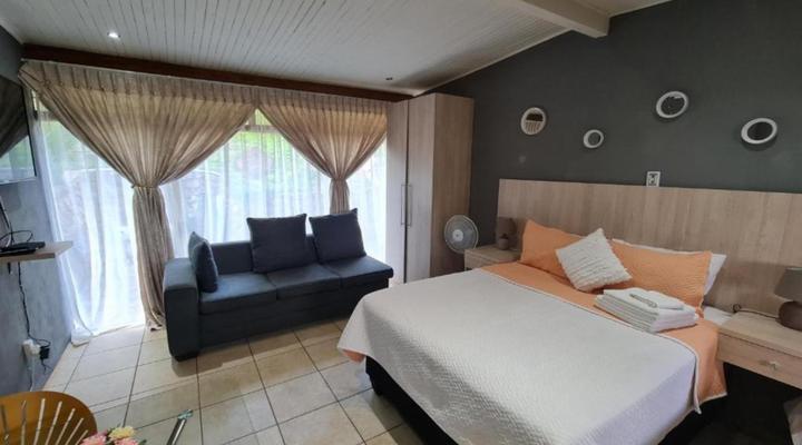 Mia Hills Guest House