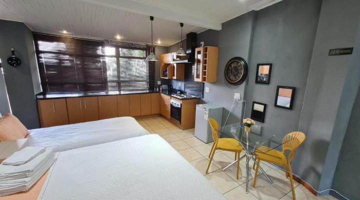 Mia Hills Guest House