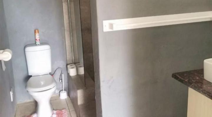 Mia Hills Guest House