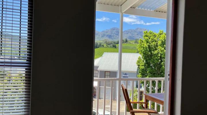 Squirrel Close and Squirrel Den