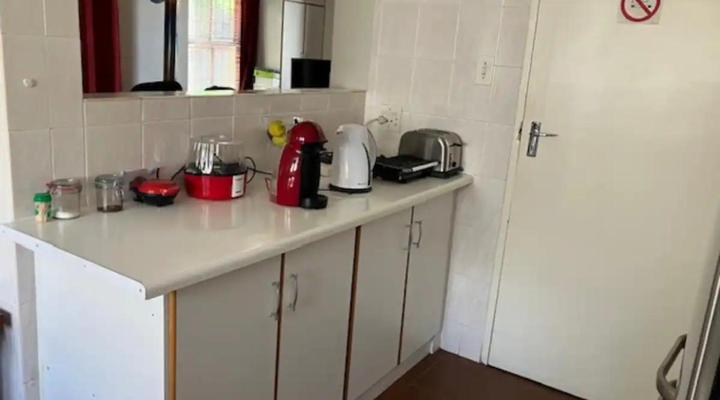 Squirrel Close and Squirrel Den