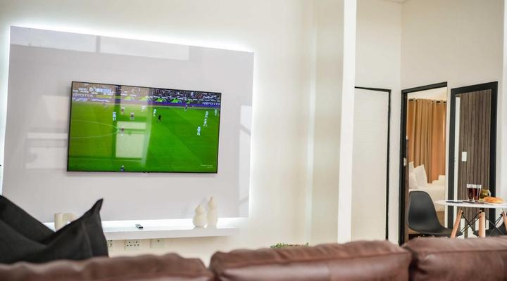 The Lofts Prestige Suites, Academia