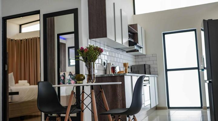 The Lofts Prestige Suites, Academia