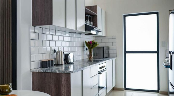 The Lofts Prestige Suites, Academia