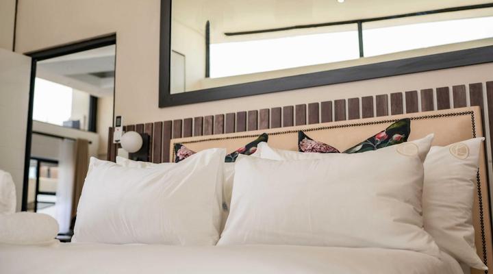 The Lofts Prestige Suites, Academia