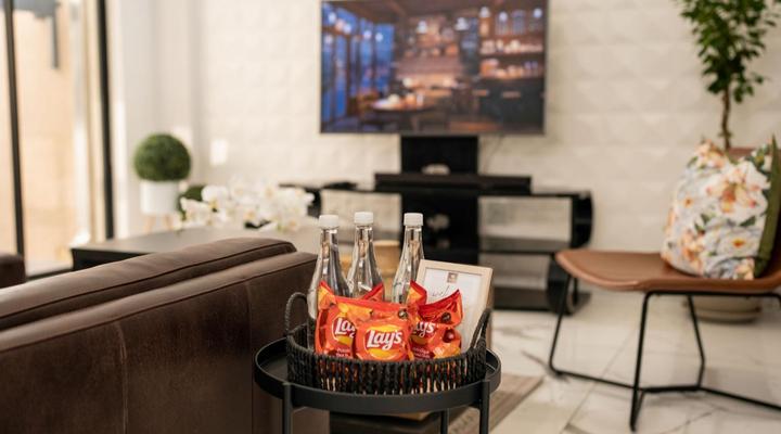 The Lofts Prestige Suites, Academia