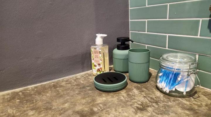 @241 Enkeldoorn Guesthouse