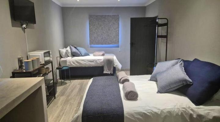 @241 Enkeldoorn Guesthouse