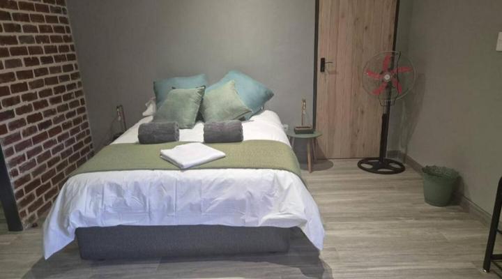 @241 Enkeldoorn Guesthouse