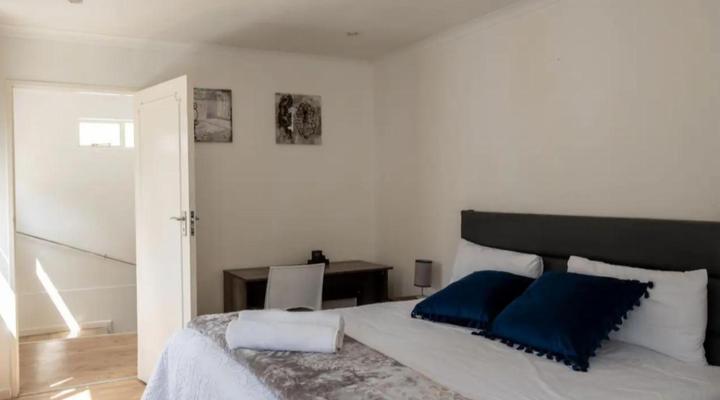 Lovely Garden Unit Parktown North