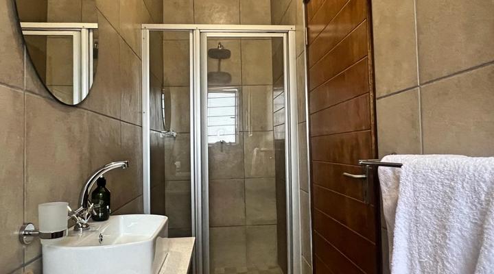 Vaendzi Lodge (self-catering)