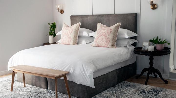 The Grand Hotel - Robertson