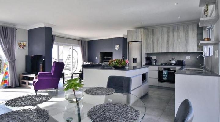 82 Steps to the Beach