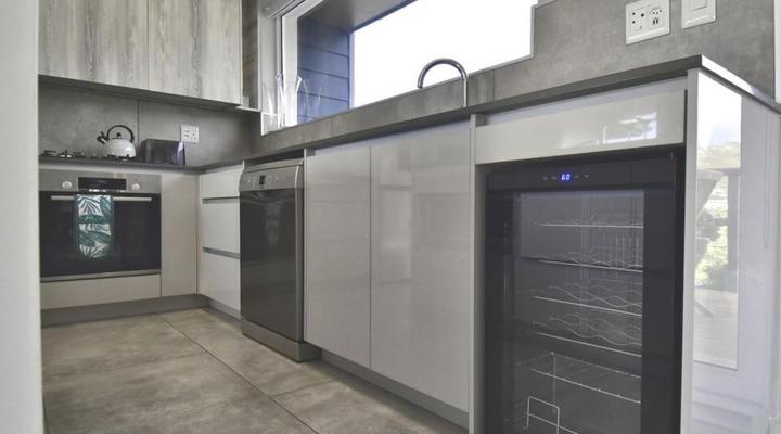 82 Steps to the Beach