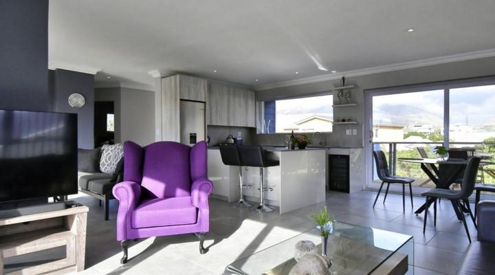 82 Steps to the Beach