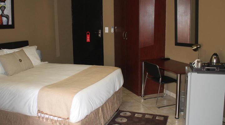 Sleep-Time Guest Lodge