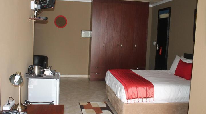 Sleep-Time Guest Lodge