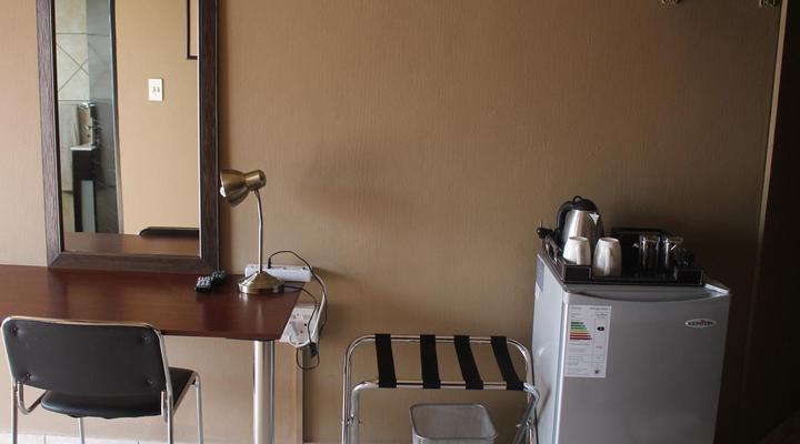 Sleep-Time Guest Lodge