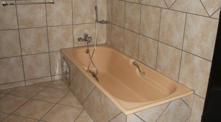 Sleep-Time Guest Lodge