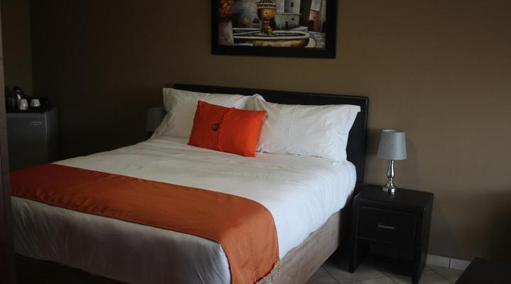 Sleep-Time Guest Lodge