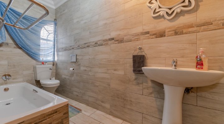 Oppiplot Guest House Kempton Park