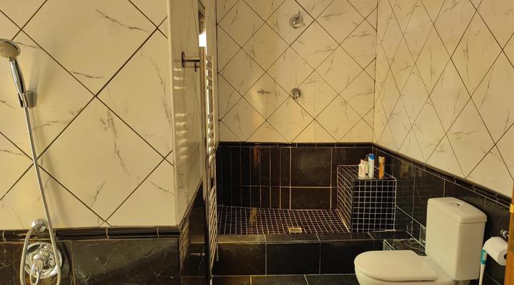 Two Lions Guesthouse