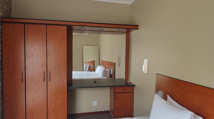 Two Lions Guesthouse