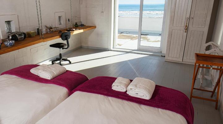 Skuurtjies – Beach Front Holiday