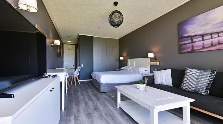 Unit 261 Brookes Hill Suites