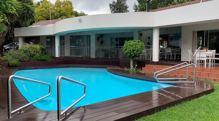 Woodmead Guest Lodge