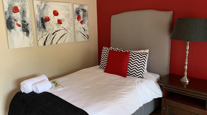 Woodmead Guest Lodge