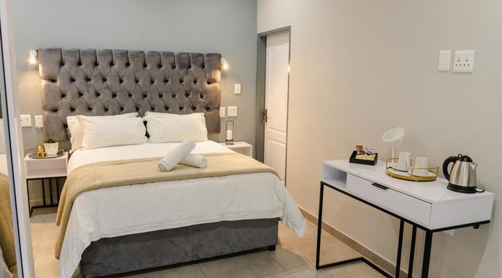 Charlottesville Farm Lodge