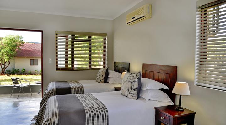 Thanda Manzi Country Hotel