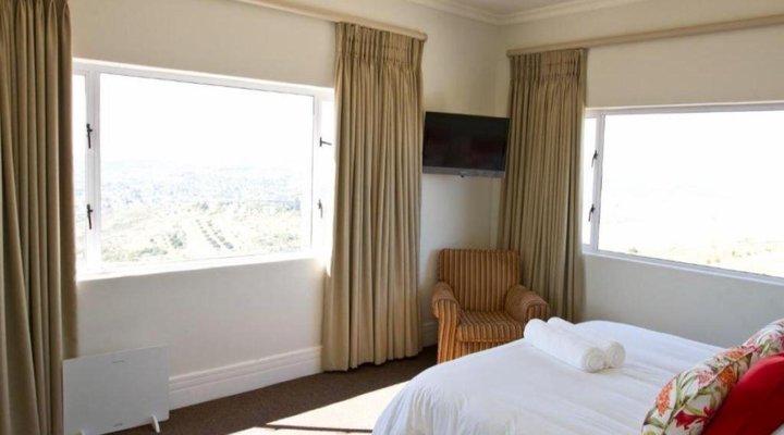 Mountain View Manor Guesthouse