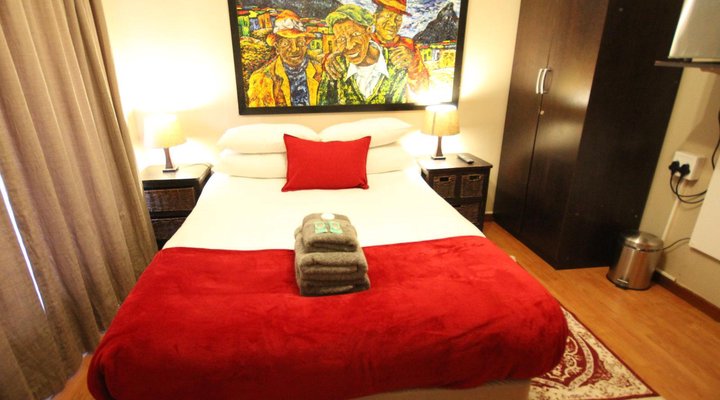 SaltyCrax Backpackers Surf Lodge