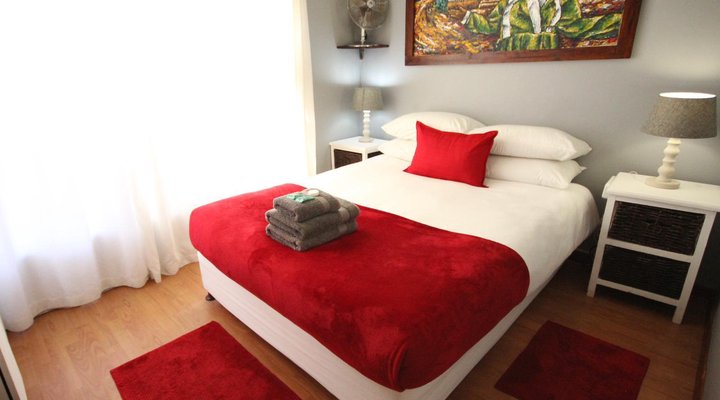 SaltyCrax Backpackers Surf Lodge