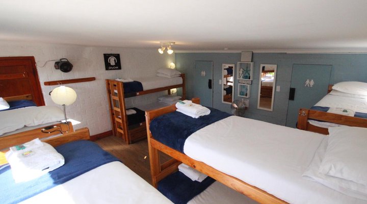 SaltyCrax Backpackers Surf Lodge