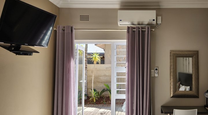 Green Kalahari Guesthouse