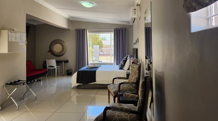 Green Kalahari Guesthouse