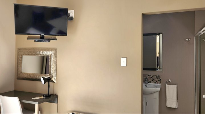 Green Kalahari Guesthouse