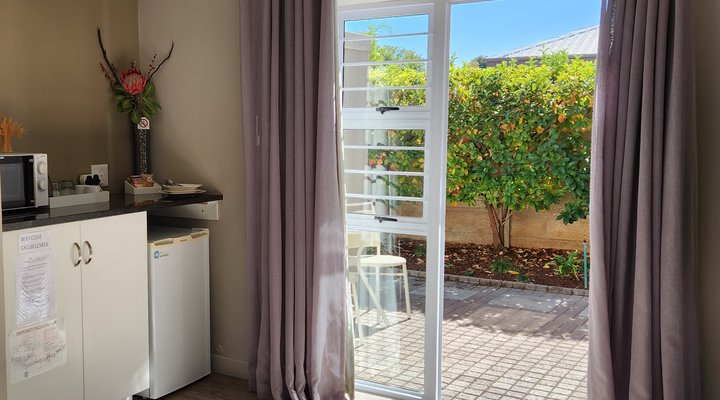 Green Kalahari Guesthouse